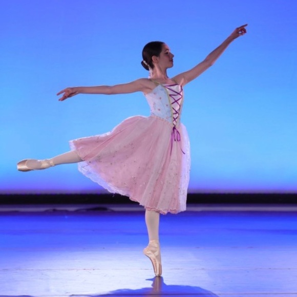 Meet your Posher, Melanie - Picture 2 of 2